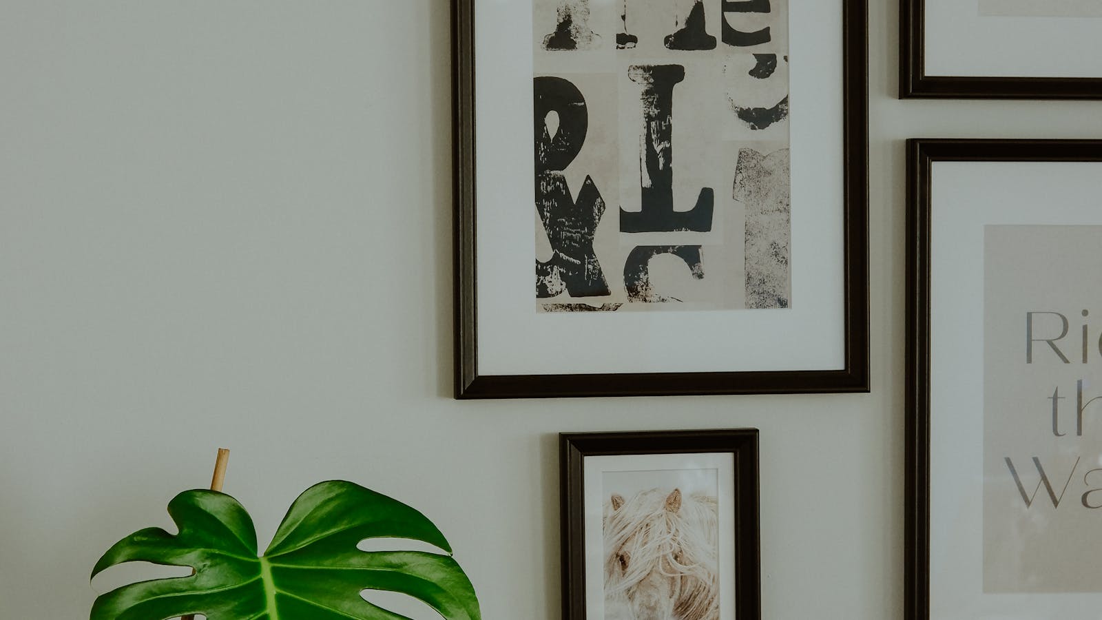 Akustikbilder im Test: Was Wandkunst wirklich daempft und wo das Geld versickert