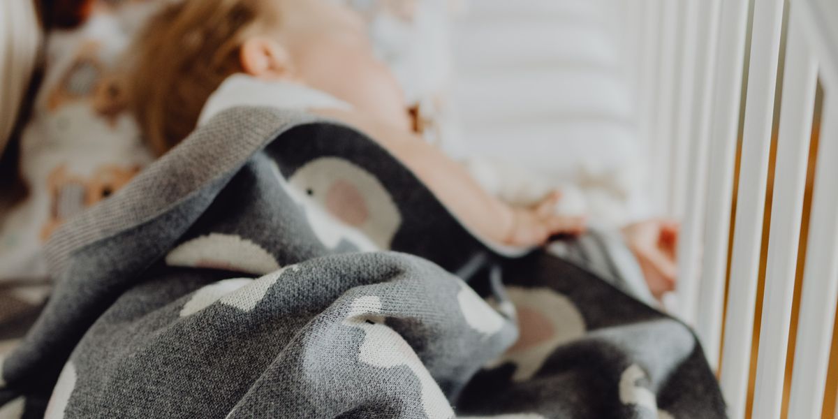 Gehörschutz für Babys an Silvester: Was wirklich schützt