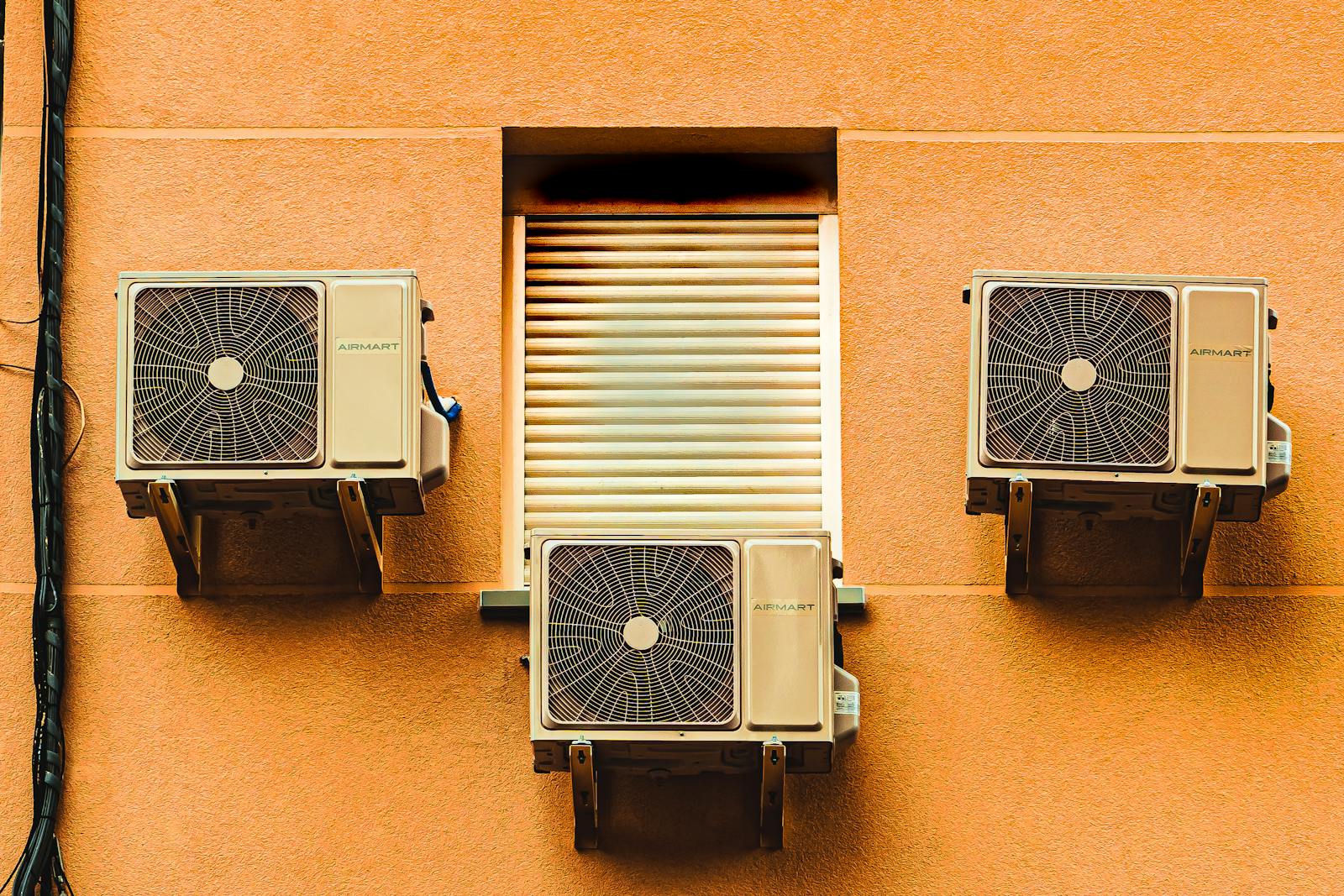 Klimaanlage und Nachbarn: warum 35 dB nachts oft heißt, das Außengerät bleibt aus, und was sich nach dem BGH-Urteil März 2025 wirklich geändert hat