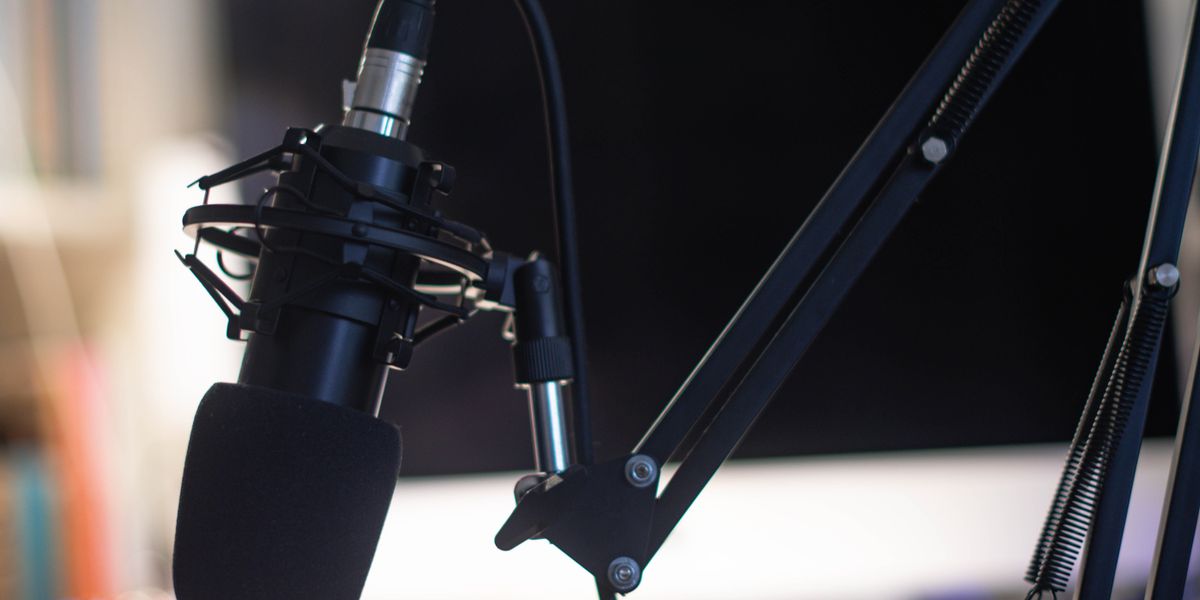 Podcast-Raum einrichten: Was Akustik wirklich bedeutet, und warum das Mikrofon fast nichts damit zu tun hat